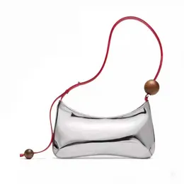 Mirror Quality Designer Väskor Silver Hårdvara Underarm Bag Kvinnor Nisch Fransk stil One Shoulder Portable Women's Crossbody Bag 240115