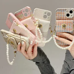 Mobiltelefonhüllen Kamellien Brieftaschenhalter duftender Windwebmuster Perlenketten -Handhülle für iPhone 15 14 13 12 11 Pro Max XS XR Geschenk J240509