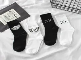 Fork Fashion Brand Mid Tube Socks CO Name Le stesse calze coreane Harajuku Sports Stockings Men039s and Women039s Black e WH7814094