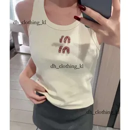 Koszulki damskie TEE MUI MUI TOP DRUKOWANE KRÓTKI HANTORSY DYSKURTY T SHIRT MUI MUI TORB TOP TORTS MUI MUI LONG CROP BAKIET