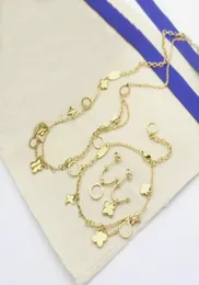 Europa America Fashion Schmuck setzt Lady Womens Goldsilvercolor Metall Gravierte V -Initialen Tassels Blume Halskette Armband Earri8058970