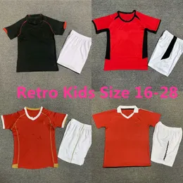 Kids Size Retro UTD Soccer Jerseys Ronaldo Giggs Scholes Man 2012 2012 2013 2014 2015 2018 2018 2019 Van Persie Vintage 10 11 12 13 14 18 19