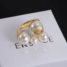 Chiques clássicos pérolas retratos ringas baguete mulheres noiva anéis de grife requintados têm carimbo 18k Gold Bated Ring Ring de alta qualidade Amantes de joias presentes