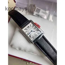 Wrist Cart Wristwatches Men Sport Christmas Designer Women Luxury Presents Classic Watch Ladies Tank Women's Solo Large Model with Box Set Quartz ZNL4 6JO1