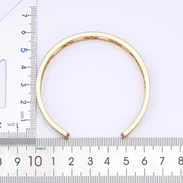 Wedding Bracelets Hot Sale Personalized Palm Shape Cuff Bangles For Women Girls Zircon Bracelet Fine Party Wedding New Year Jewelry Gift