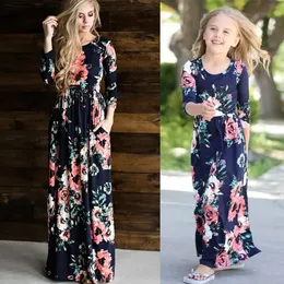 Plus storlek 2024 Flower Print Family Matching Dress Womens Holiday Clothing Mom and Me Maxi Dress Long Tank Top 240430