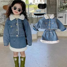 Kleidungsstücke Baby Girl Cashmere Clothing Set Childrens Jeansjacke+Skifahren Zwei-teiliger Kleidungsset 2023 Winter Kinderkleidung koreanischer Stylel2405L24045