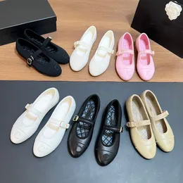 Designer Flat Ballet Shoes Heels Mary Jane Single Shoes Woman Ballets Classic Real Leather Round Toe Dress Shoe Top Quality Casual Loafers Shoe Flera färg