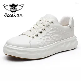 Casual Shoes Desai Full Grain Leather Men Soft Breattable Light Sneakers bekväma för tjock bottenvita 2024