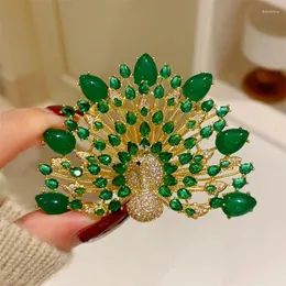 Broszki luksusowa biżuteria zielona broszka dla kobiet mężczyzn Pins Lapel Pins błyszczące cyrkon Peacock Wedding Party Firendy