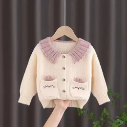 Sets girls suéter cardigan primavera 2023 novas garotas coreanas jaqueta de lapela de peito solteira bebê malha grossa malha q240508