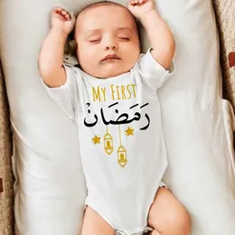 Rompers My First Eid Ramadan Baby Romper Niemowlę Kuche z krótkim rękawem Nowonarodzony Ramadan Romper Islamski muzułmański strój wakacyjny Peepsake Dift T240509