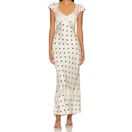 O design de vestido impresso de polca parece parecer sem costas com mangas bolhas e uma saia embrulhada em nádegas F59145