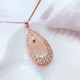 Ketten kreativ 585 Purpur Gold Exquisit Elegantes Wassertropfen Halskette für Frauen mit 14K Rosenperle Quasten Anhänger Fein Schmuck