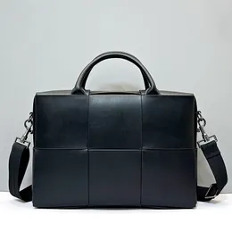 Banch di marca di lusso di lusso Valta per la borsa di insipato maschile Nuova borsa a tracolla in terapia casual Stile minimalista 2024