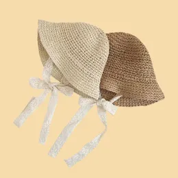 Caps Hats Childrens Hat 2024 Fashion Lace Baby Hat Grass Bow Summer Beach Hat Suitable for Children Boys and Girls Princess Panama d240509