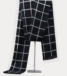 Whole Zfqhjj Mens Plaid Winter Cashmere Scali wełniany brytyjski styl kratę ciepłe czarno -białe szaliki męskie tłumik Men02201613