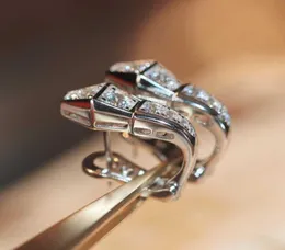 V Gold Luxusqualitäts -Studentohrring mit funkelnem Diamant für Frauen Hochzeit Schmuck Geschenk HABE BOX Stempel PS3247A6682705