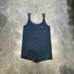 Jumpsuits von Frauen Rompers Designer Neues Produkt Dreieck rund Hals gewaschener einzelner Taschenalter reduzieren Schultergurt ein Stück Denim Shorts für Frauen BPRU