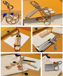 Mode Keychain -korthållare, utsökt lyxdesigner Keyring, Zinc Alloy Letter Unisex Lanyard, söt för kvinnor och män metall med låda