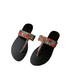 2024 جديد على الطراز العلوي المصمم الفاخر شريحة TB Slippers Summer Miller Sandals Flat Flat Flips Leather Leather Lady Women