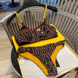 Lyxig bikini designer högkvalitativ halterband sexig sommarstrand sexig bikini europeisk amerikansk topp underkläder tjej set strand tvådelar strand trepunktskvinn