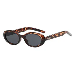 Menschen Sonnenbrillen Retro Ovale Sonnenbrille für Frauen neue trendige Punk -Stil Rahmen Schatten Mode Luxusmarke Designer UV400 Schutzbrille Prinzip