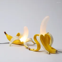 Lampade da tavolo moderna creativa lampada a banana resina in vetro soggiorno camera da letto per bambini letto artistico italiano scrivania night luce