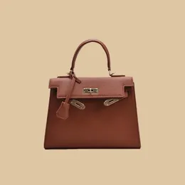 Outlet Kvinnor axelväska 6 färger enkla och mångsidiga fast färg tjock läder handväska klassisk lychee handväska elegant atmosfär guldspänne messenger väska 8238#