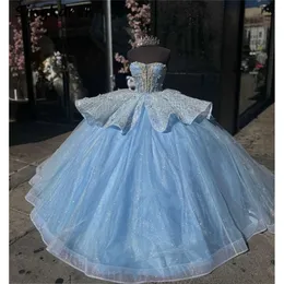 Sparkly Sky Blue Princess Quinceanera Dresses 2024 연인 아플리크 Crystals Rhinestones Ball Gown Glitter Sweet 15th Dress
