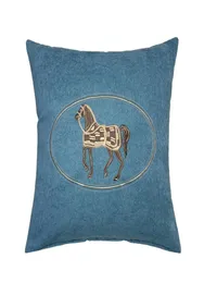 Deluxe Bordado moderno Bordado Blue Horse Designer Caso Caso Sofá Capa Casada Casa de cama em casa Móveis de interiores decorativos vendidos por P4085636