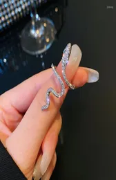 Clusterringe 2023 Silberfarbe Punk Zirkonform Ring für Männer Frauen koreanische elegante verstellbare Kristallhochzeiten Party Jewelr8949571