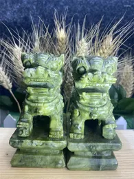 Estatuetas decorativas 1 par de objetos chineses verdes de jade verde à mão Aura Feng Shui Gatekeeper Town House Lion Office Decoration