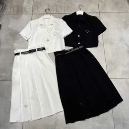 2 피스 드레스 디자이너 트렌디 한 브랜드 트라이앵글 신제품 플립 칼라 고리와 벨트 주름 스커트 세트 opke가있는 짧은 양복 재킷