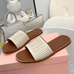 Square Open Tobe Women Flat Slipper Runway Classic Brand Designer 2024 Sommer neuer Stil Flecht mit außen wander Urlaub Strand weibliche Flip Flops