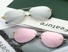 Óculos de sol de designer de abelhas pequenos de luxo para mulheres e homens lentes de espelho de moldura piloto de metal 9 cores Remessa4527680