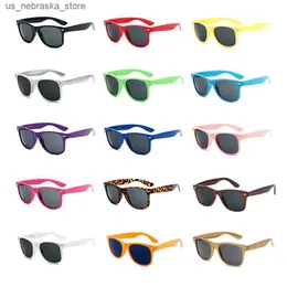 Óculos de sol Lovatfires 15 Pack Sunglasses Adequado para homens homens crianças Multi cores Proteção UV em 17 cores Q240410