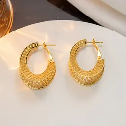 Unik personlighet ihålig titanstål mode vintage smycken örhängen oregelbunden geometriska studörhängen