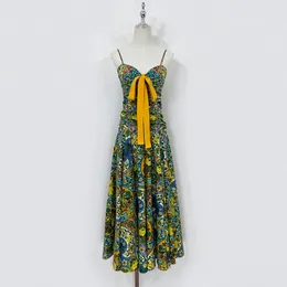 Camisole -Kleid aus Baumwolle für den neuen Sommer 2024