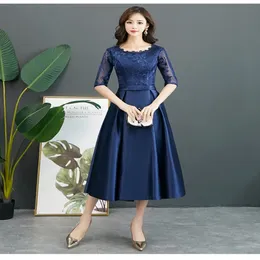 Lunghezza del tè vintage blu navy corti abiti da damigella d'onore con mezze maniche a una linea in pizzo satinato di nozze informali dres 346a