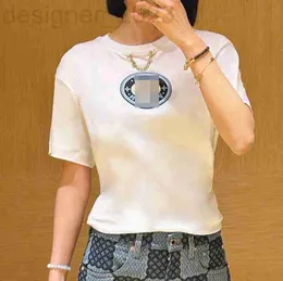 Kadın T-Shirt Tasarımcısı 2024 İlkbahar/Yaz Koleksiyonu Yeni kısa kollu yuvarlak boyun tişörtü İşlemeli rozet süslemeleri f8za
