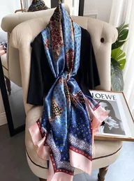 2021 Spring and Autumn Printed Plain Weave Fashion Warmth Ladies Floral Simulation Silk Beach Handduk Big sjal 5592943