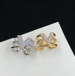 Классическая дизайнерская буква алмазы кольца Bague Men Women Gold Ring Ladies 925 Серебряные кольца