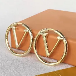 2021 Hot Designer Letter Stud arits Fashion Gold Hoop arring for Lady Women Party Jewelery New Wedding Lovers Gift Commice Jewe 226S