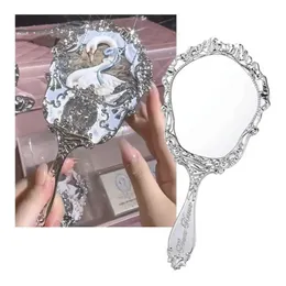 Kompaktowe lustra Kwiat Knes Kolekcja Baletu Swan Handheld Mirror - Wykwintny projekt pomocy eleganckie narzędzia do makijażu Q240509
