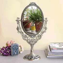 Specchi compatti Beauty Mirror Metal Giani d'uva vintage europei con design floreale decorazione a doppia facciate della decorazione da principessa Swinging Q240509