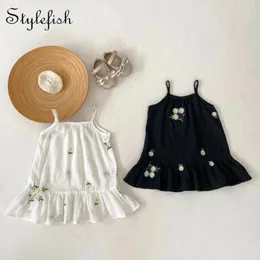 Flicka klänningar sommar fashionabla baby all bomull andas ut tryckt a-line bred gungkjol med lantlig stil hängande rem