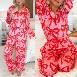 2024 Langarmierter Pyjamas zweiteiliger Set Red Bow Printing Turtle Collar Set Casual Lose Home Zwei -Stück -Set für Frauen Pyjamas 240510