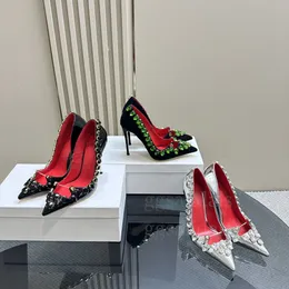 Luxurys Womens Sandals Designer High Heels Scarpe marca con tallone sottile con punta di palette in argento nero Scarpe dimensioni 35-43