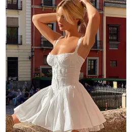 Düz renkli Seksi Beyaz Mini Sırıştırıcılar Kadınlar İçin Elbise Düşük kesilmiş Zayıflama Bel Dantel Tatlı Yaş Azalan Tarih Elbise FZ2405101